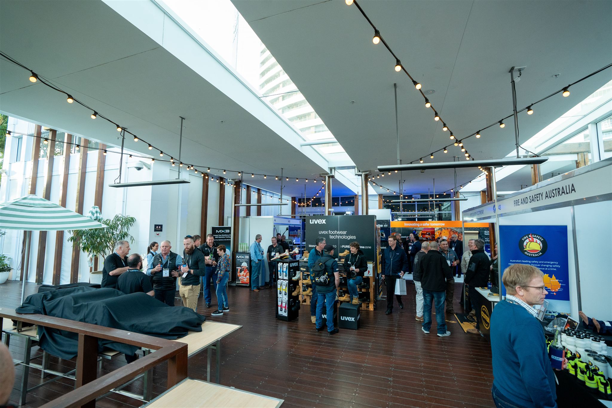 Optimized by JPEGmini 3.18.25.242956460-YEV 0x9f8b2b8b